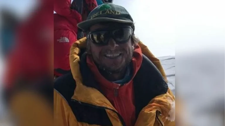 Noel Hanna Mountain Climber